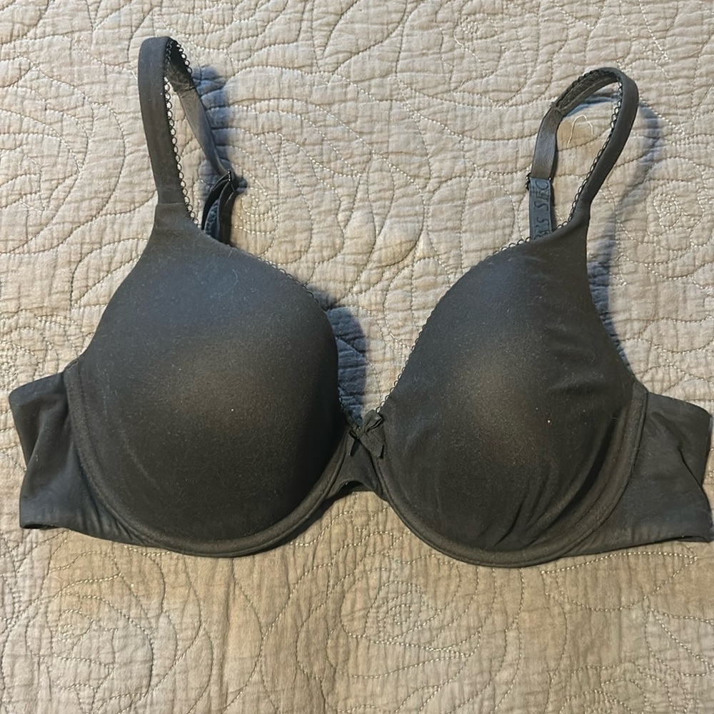 Victoria secrets black padded bra